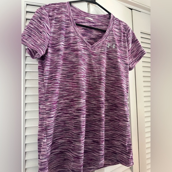 Under Armour Women's Purple Patterned V-Neck Tee - Picture 6 of 9